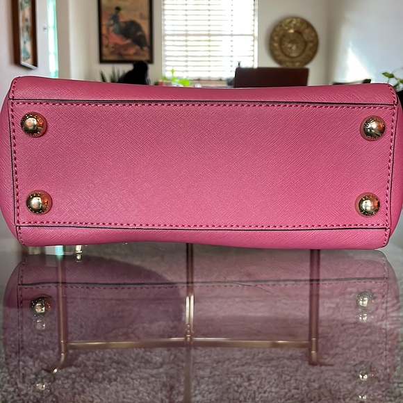 Michael Kors Leather Handbag in Coral w/ Gold Accents - Picture 3 of 4